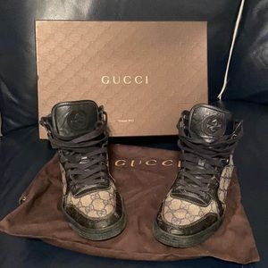 Gucci Sneakers Authentic (women size US5.5)